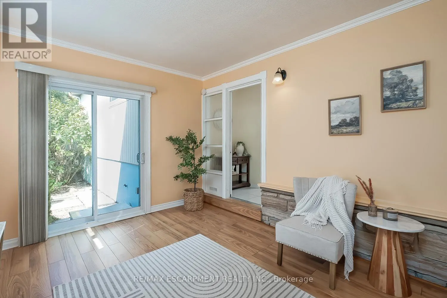 652 ARDLEIGH CRESCENT