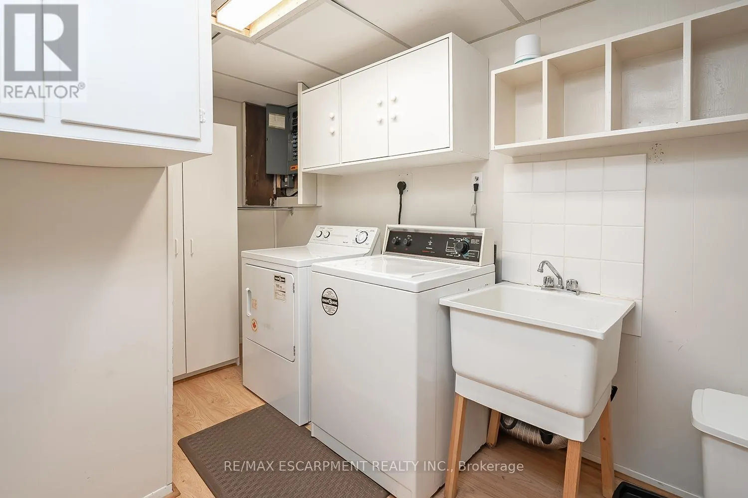 652 ARDLEIGH CRESCENT