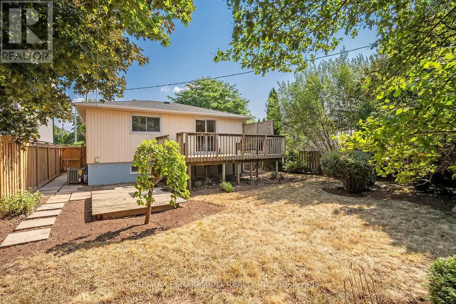 652 ARDLEIGH CRESCENT