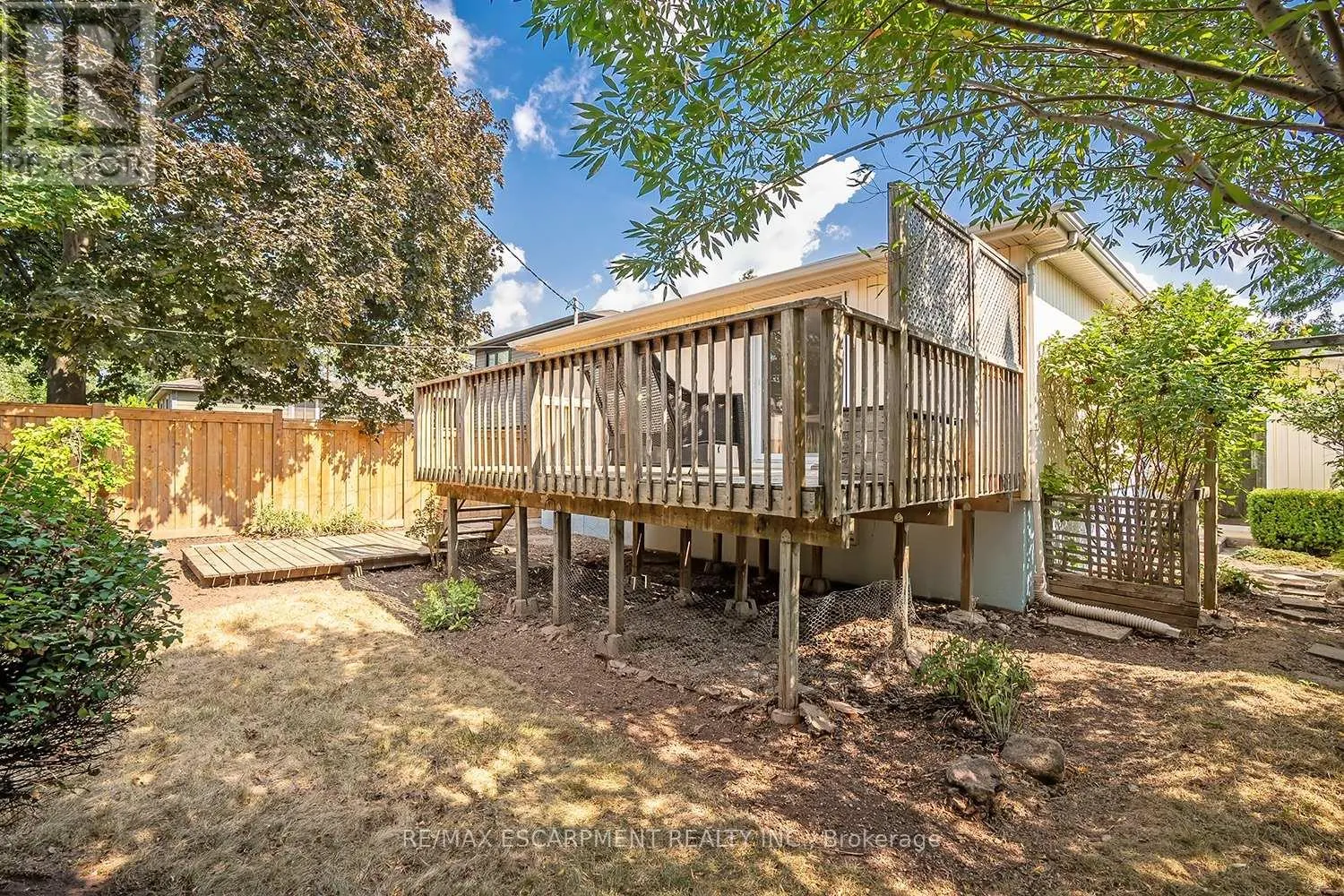 652 ARDLEIGH CRESCENT