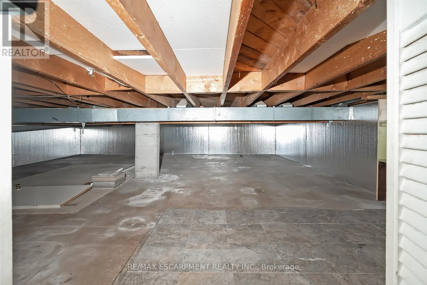 652 ARDLEIGH CRESCENT