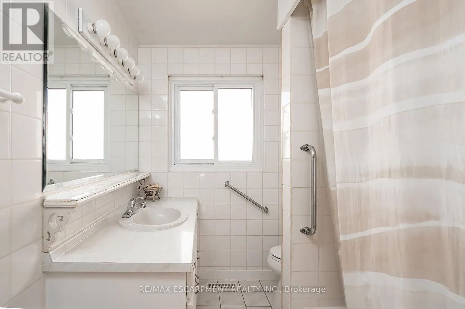 652 ARDLEIGH CRESCENT