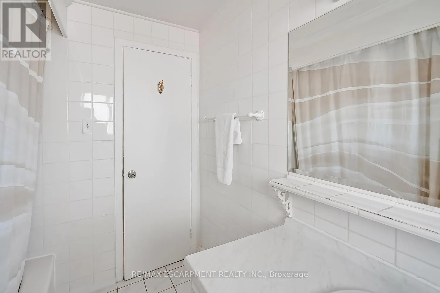 652 ARDLEIGH CRESCENT