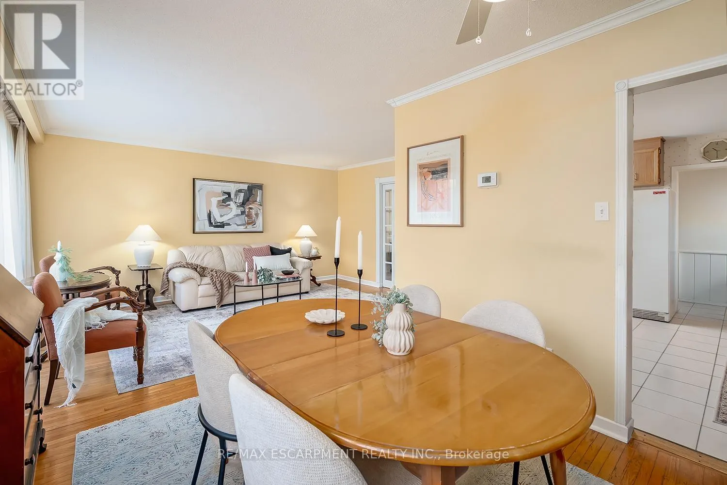 652 ARDLEIGH CRESCENT