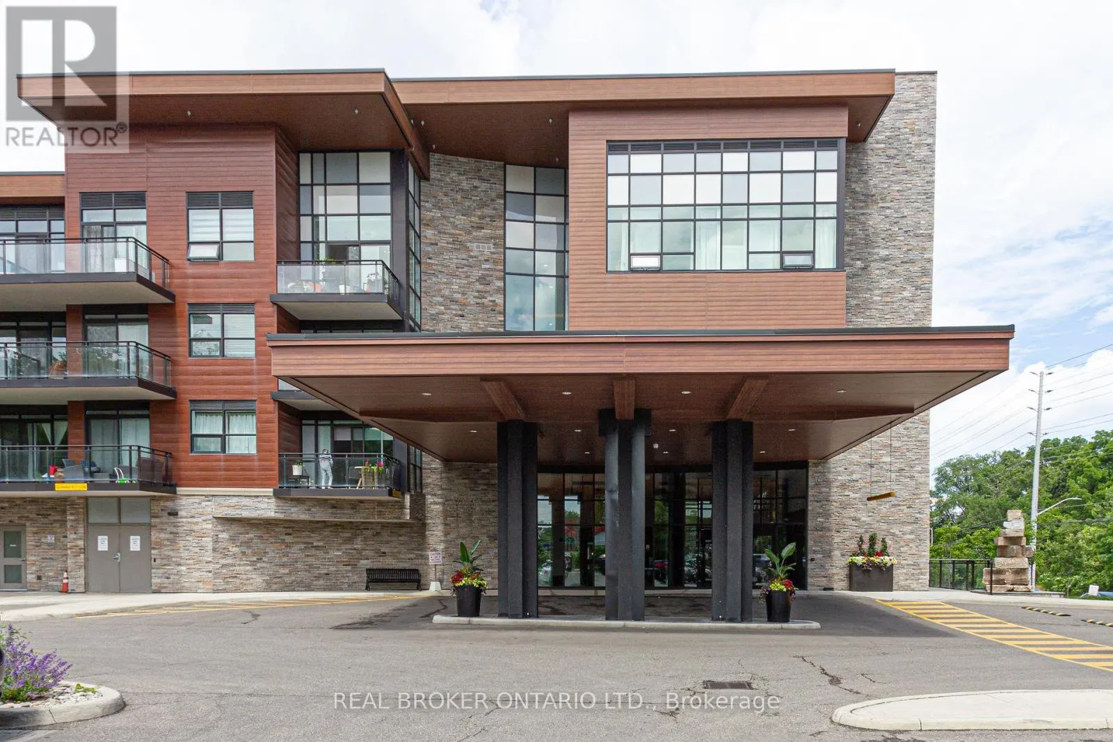 161 - 1575 LAKESHORE ROAD