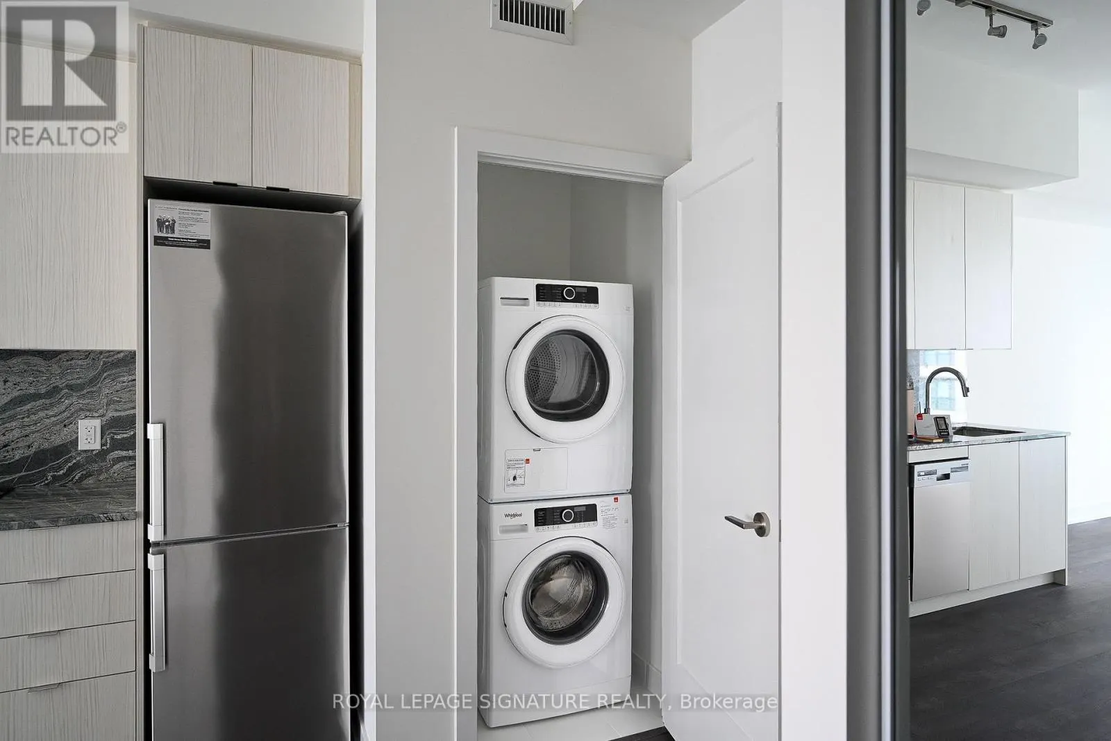 2032 - 5 MABELLE AVENUE