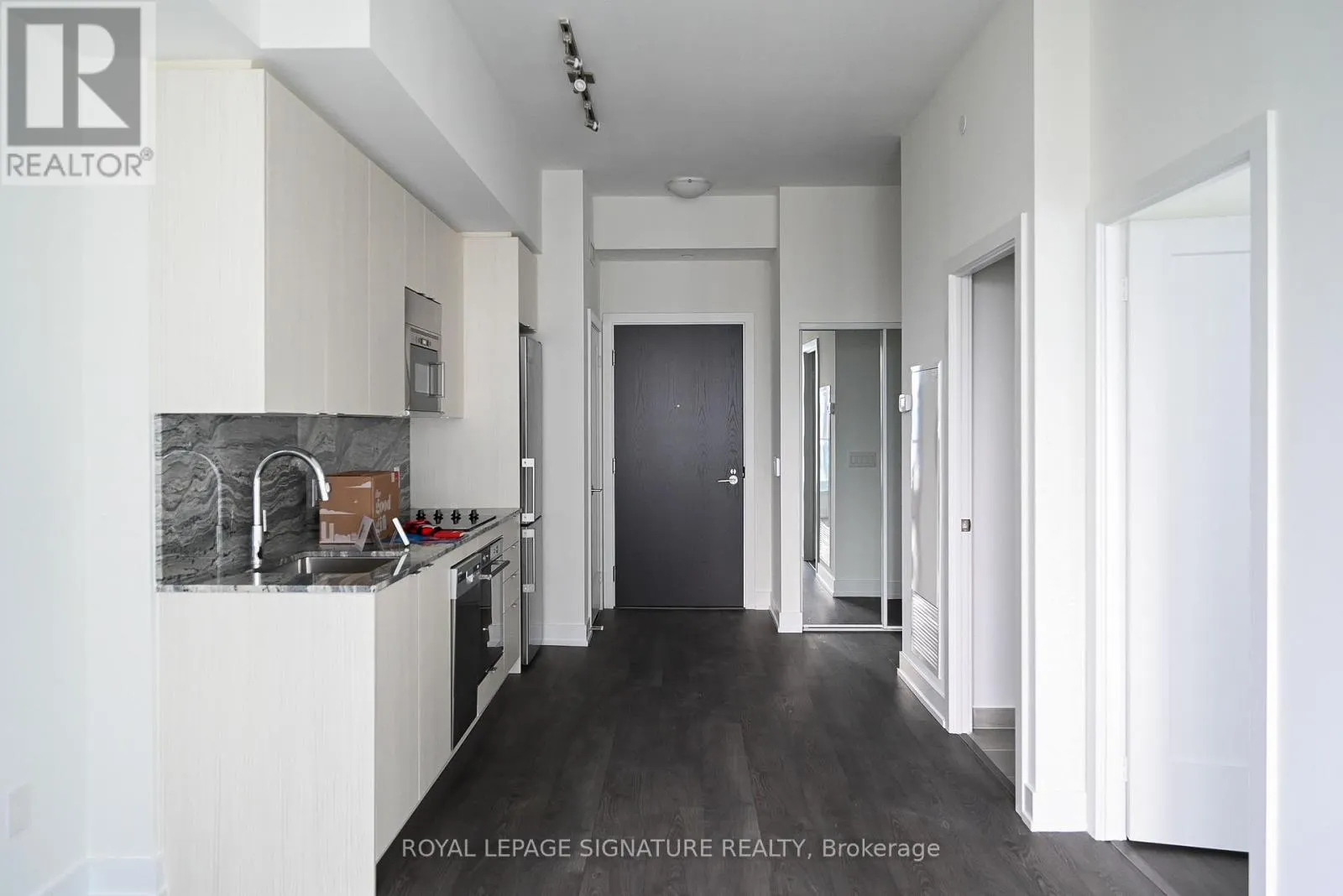 2032 - 5 MABELLE AVENUE