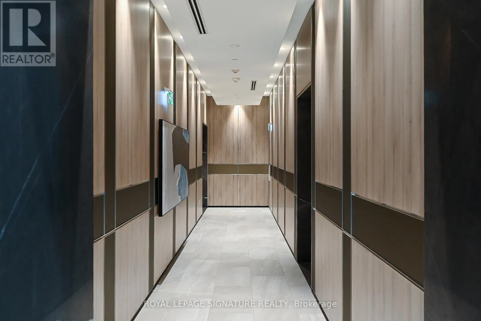 2032 - 5 MABELLE AVENUE