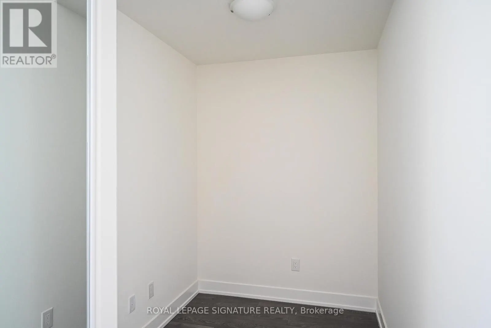 2032 - 5 MABELLE AVENUE