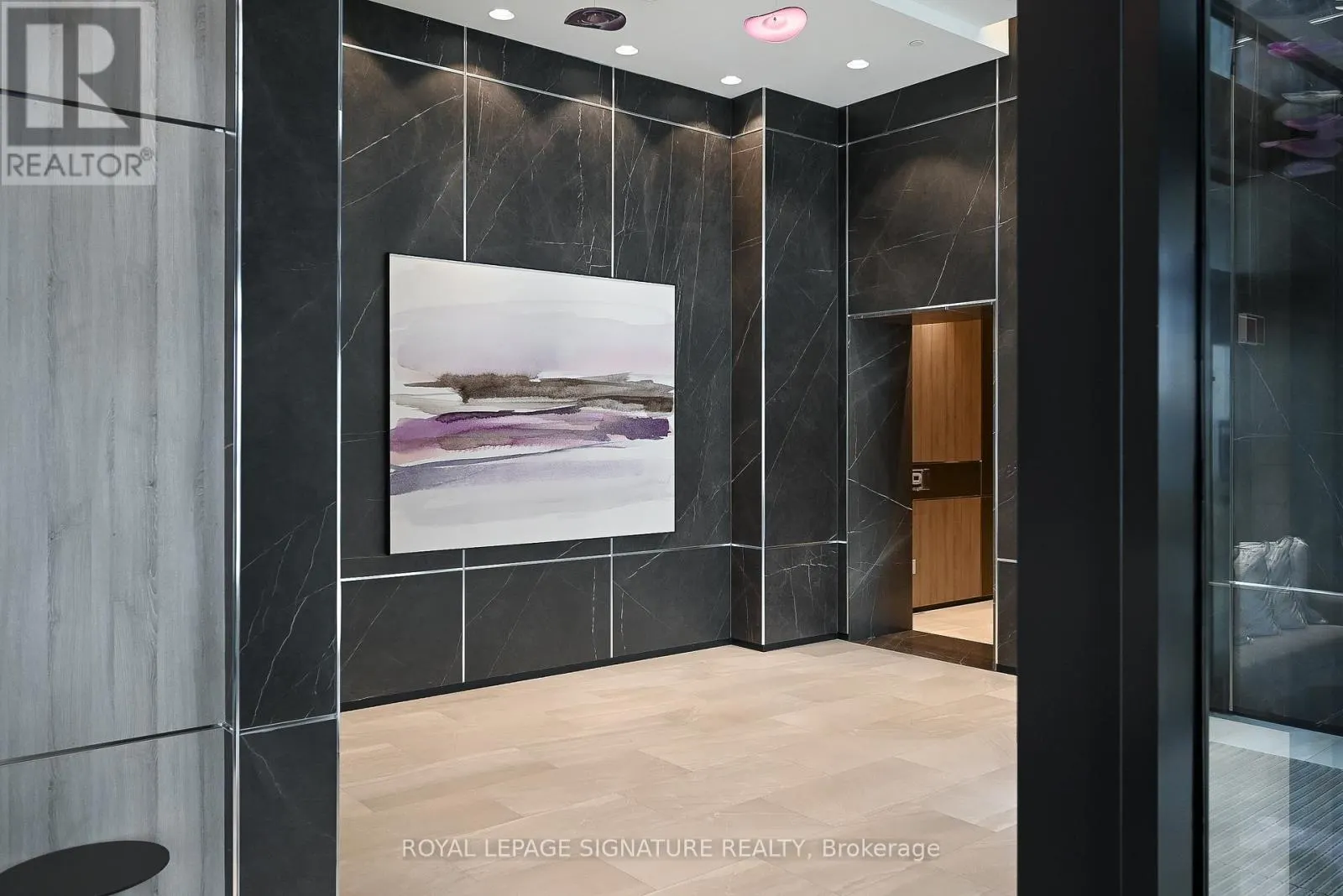 2032 - 5 MABELLE AVENUE