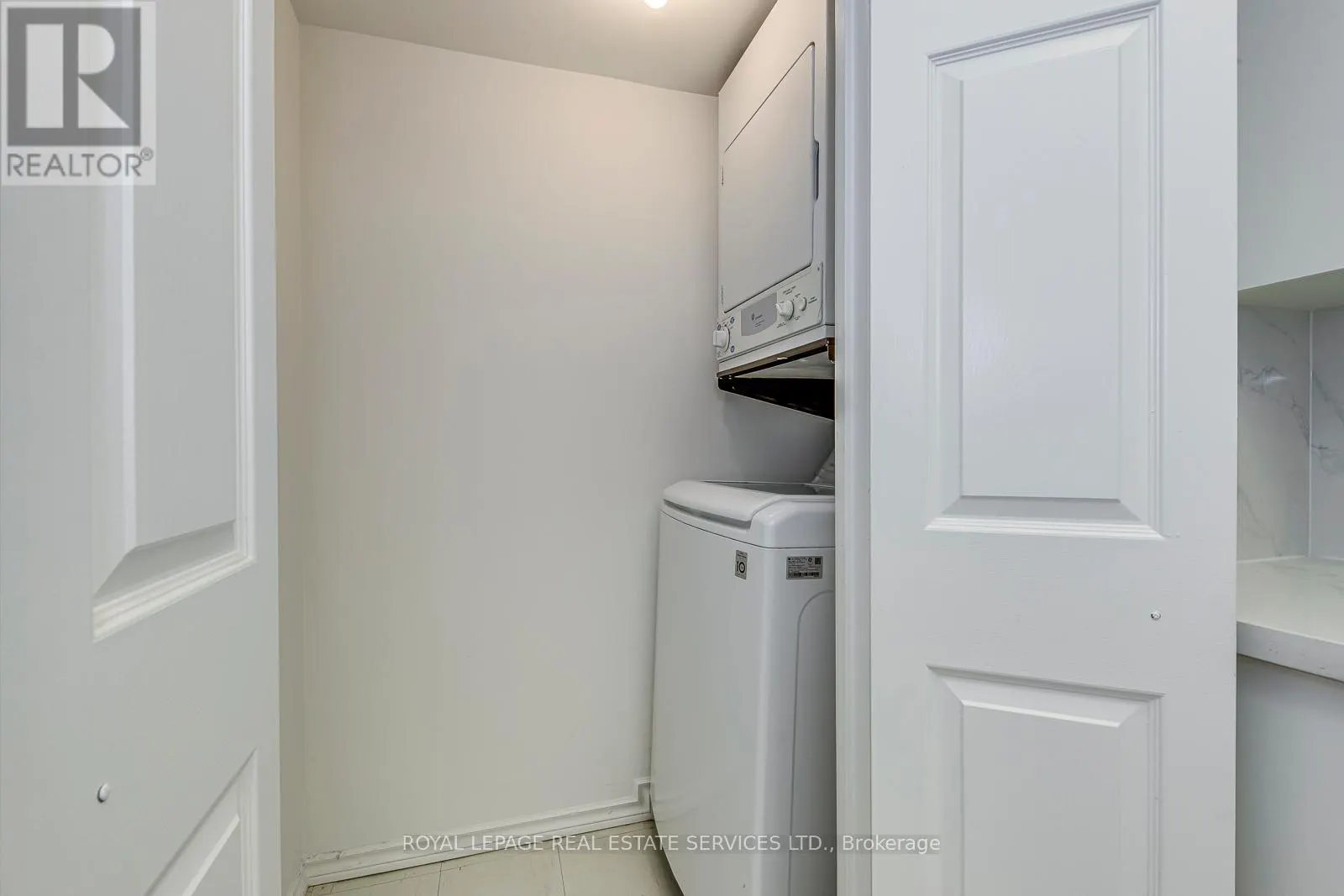 1008 - 265 ENFIELD PLACE