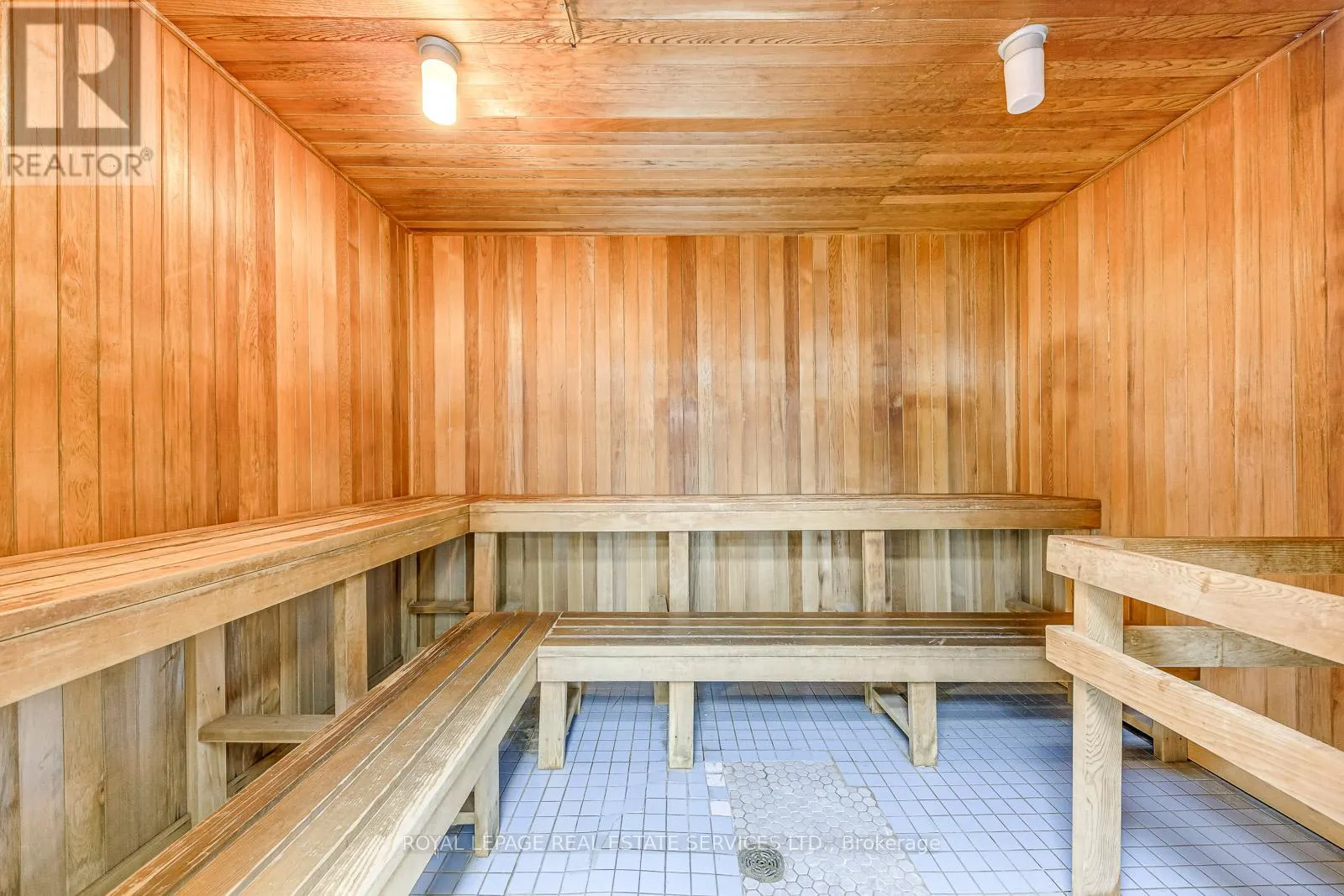 1008 - 265 ENFIELD PLACE