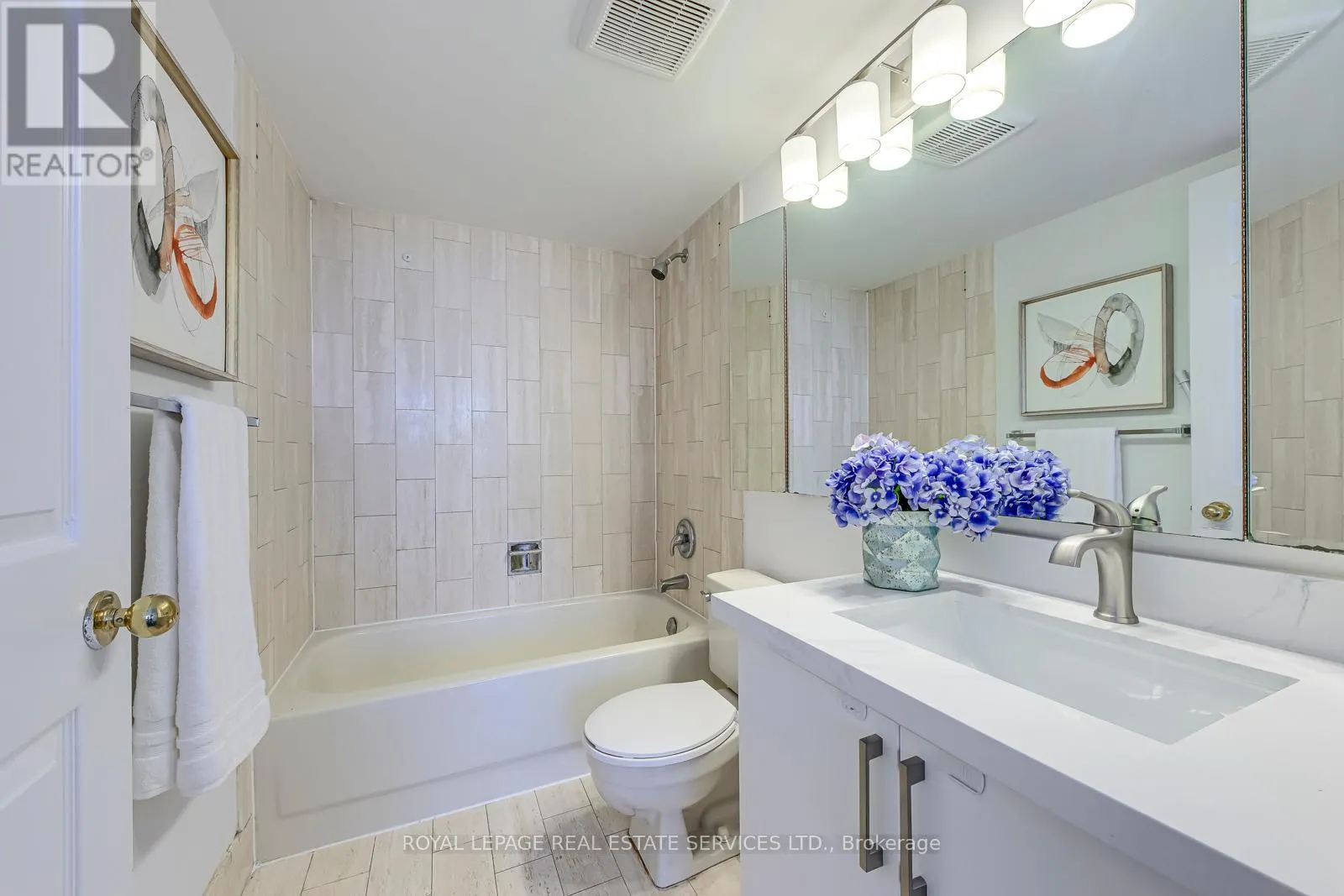 1008 - 265 ENFIELD PLACE