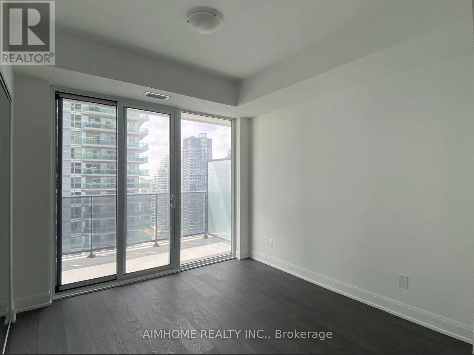 3206 - 70 ANNIE CRAIG DRIVE