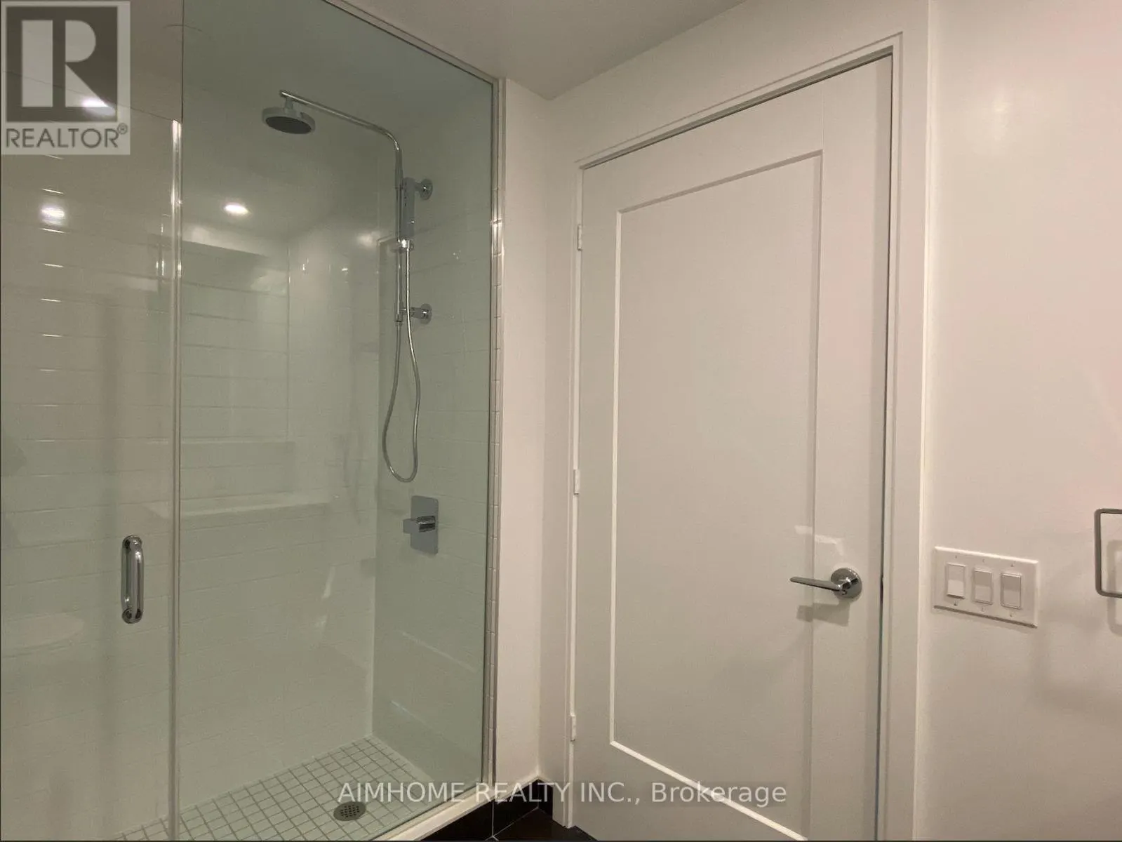 3206 - 70 ANNIE CRAIG DRIVE