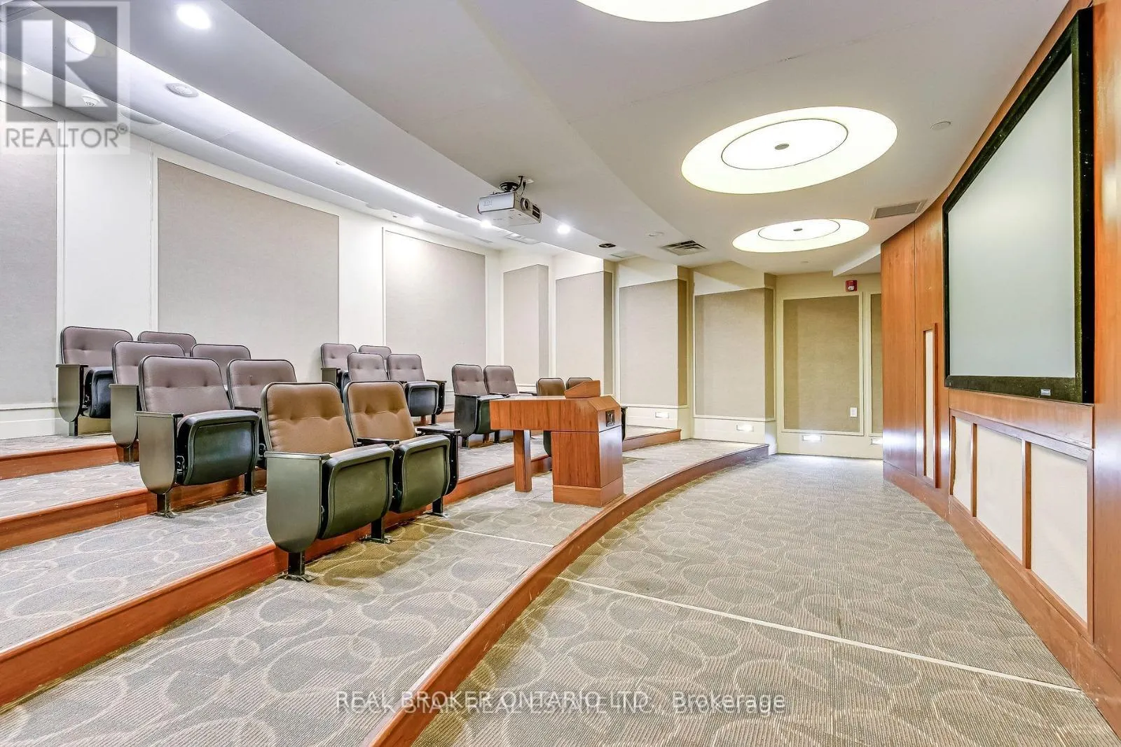 2803 - 3880 DUKE OF YORK BOULEVARD