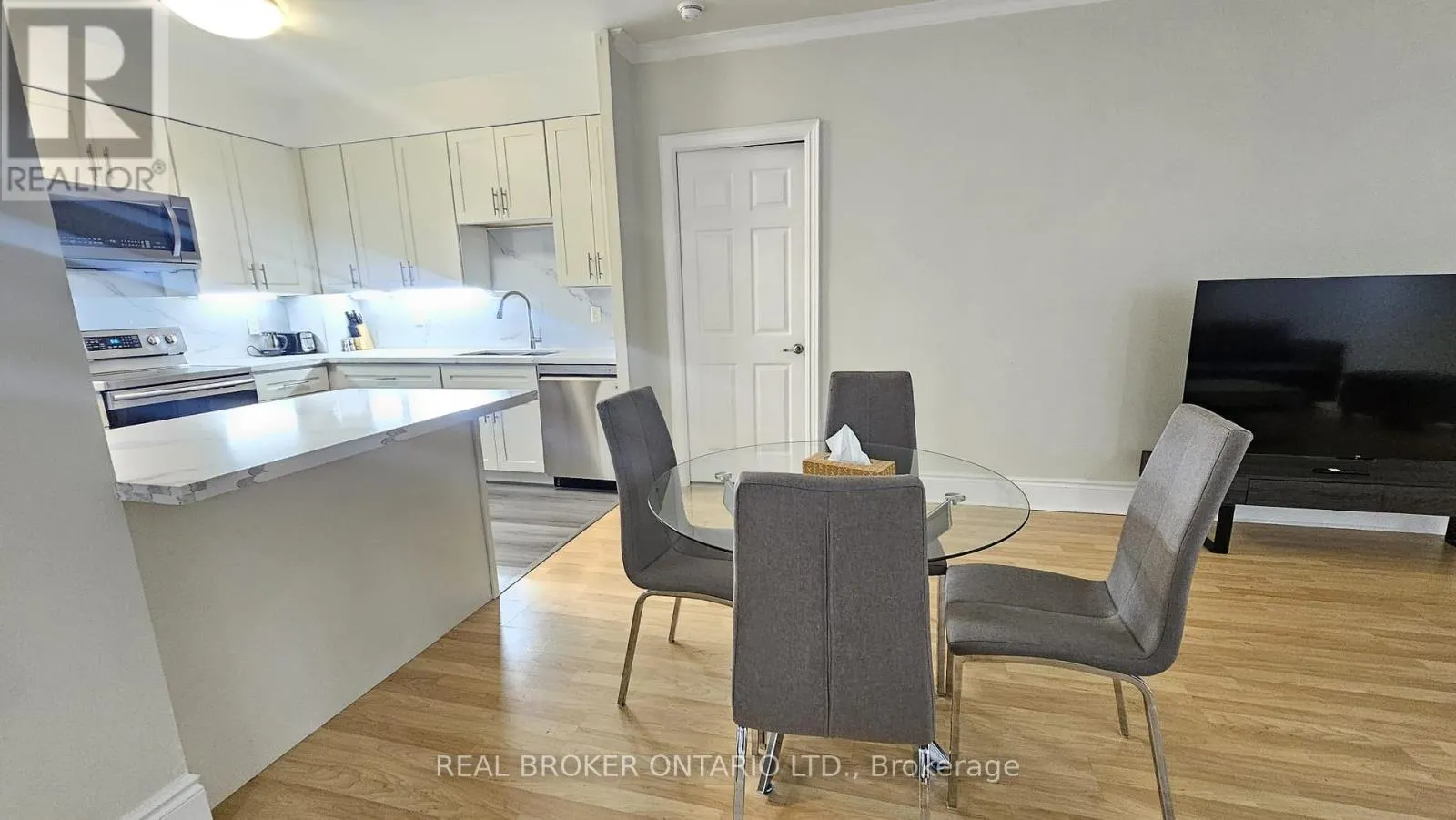 2803 - 3880 DUKE OF YORK BOULEVARD