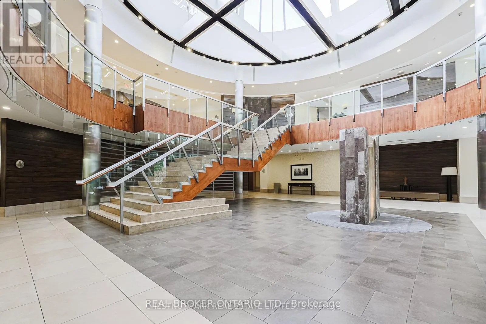 2803 - 3880 DUKE OF YORK BOULEVARD