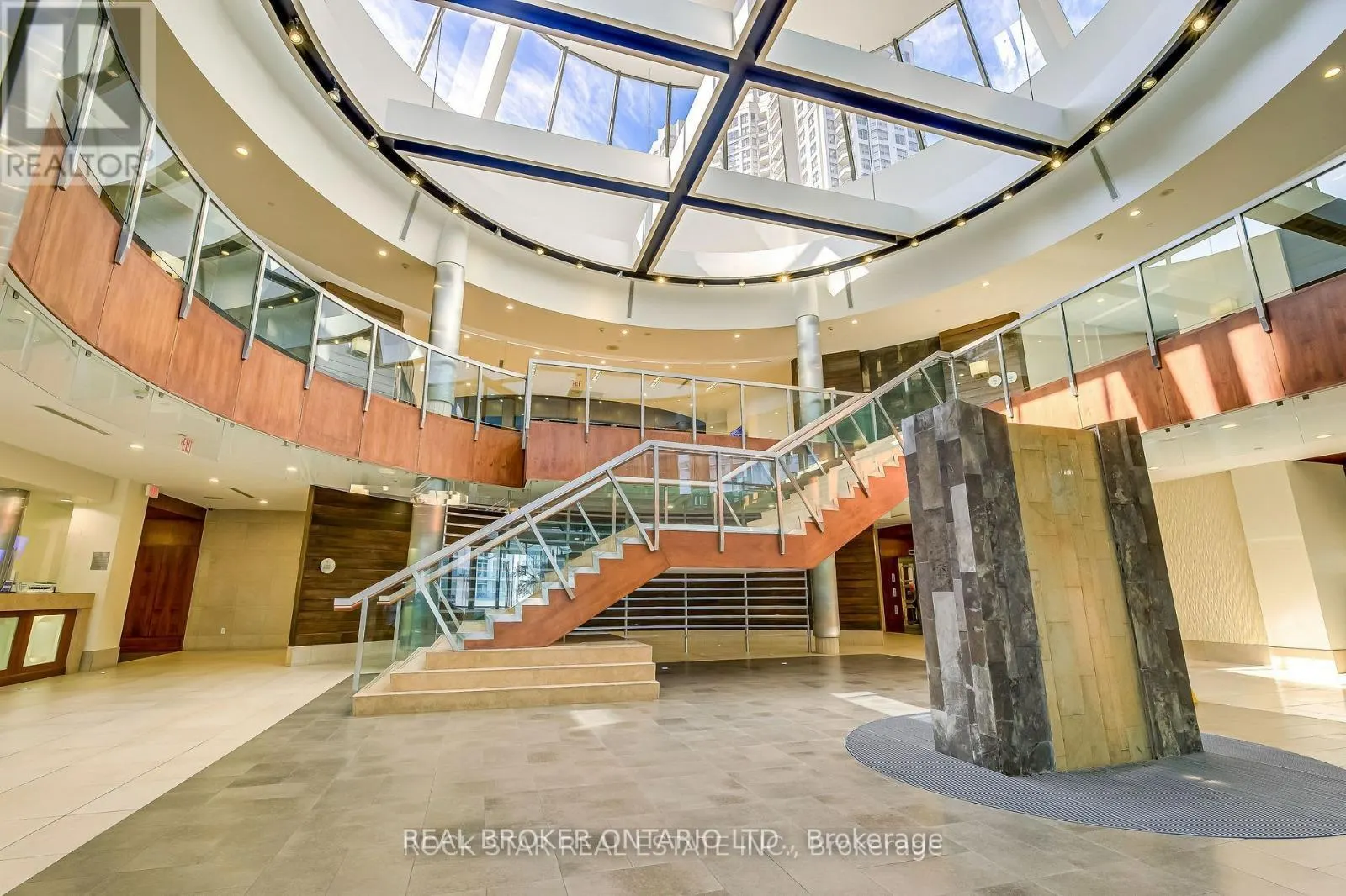 2803 - 3880 DUKE OF YORK BOULEVARD