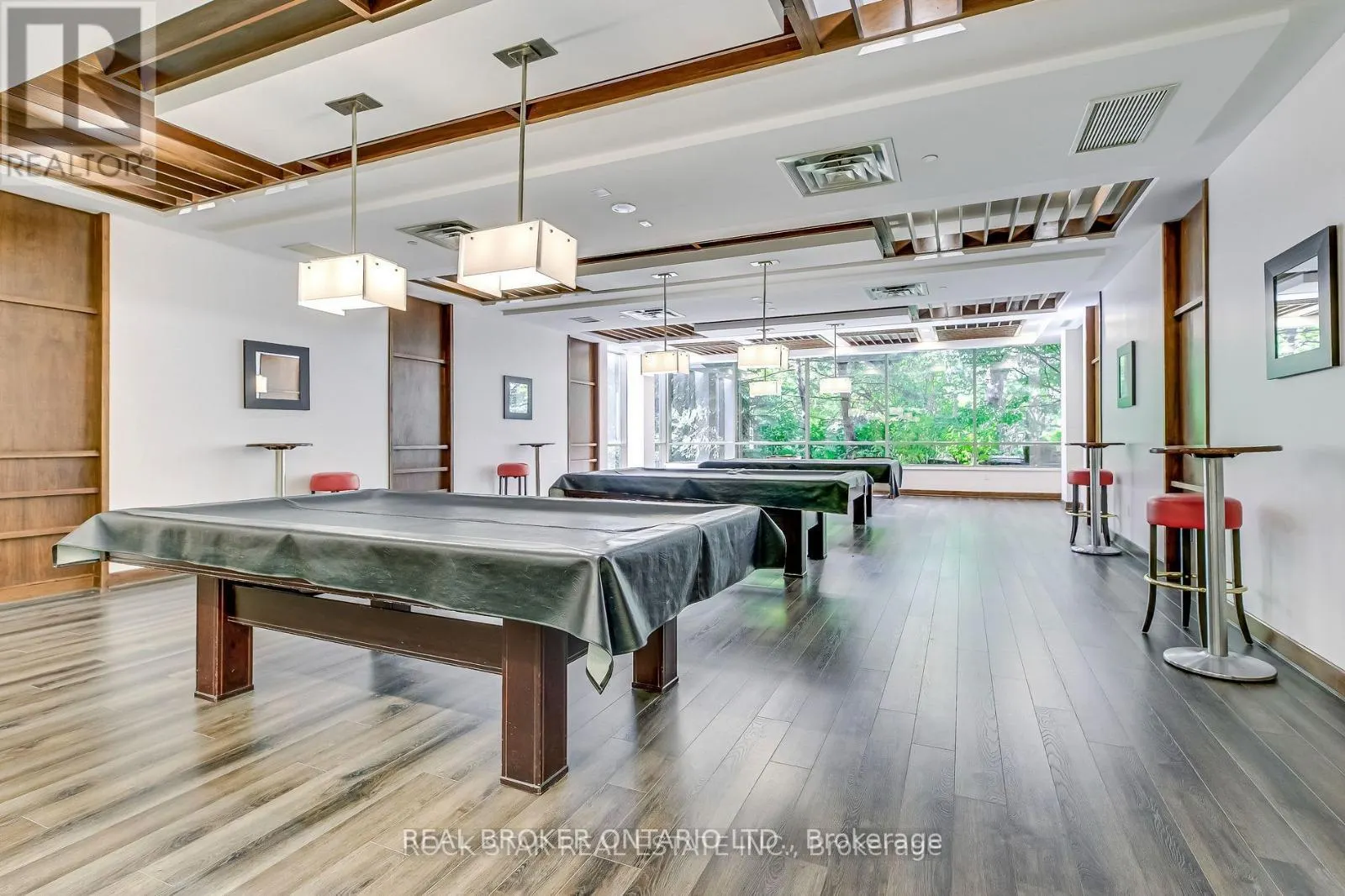 2803 - 3880 DUKE OF YORK BOULEVARD