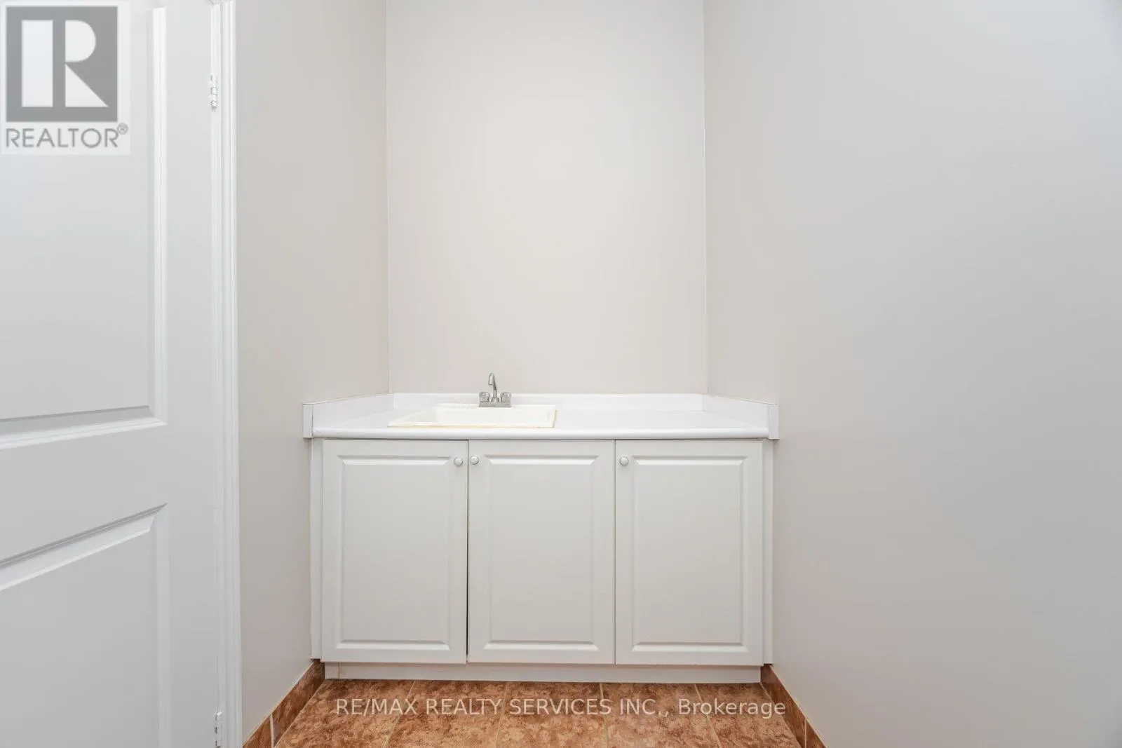 232 SUSSEXVALE DRIVE