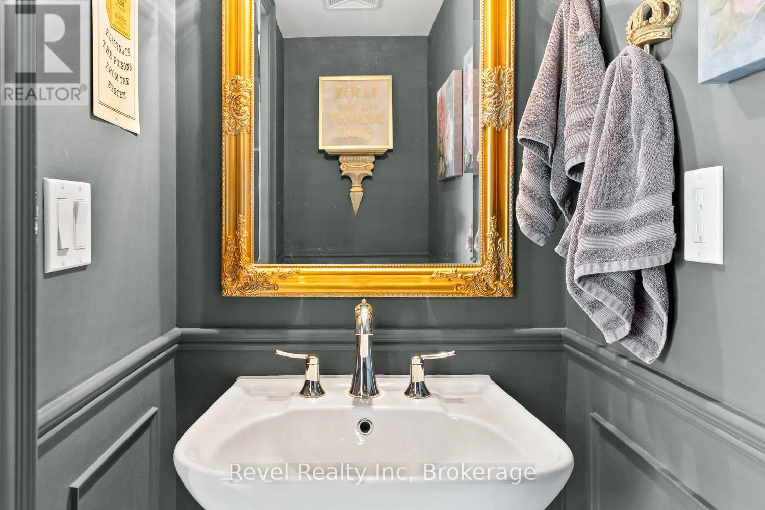 702 - 138 WIDDICOMBE HILL BOULEVARD, #702