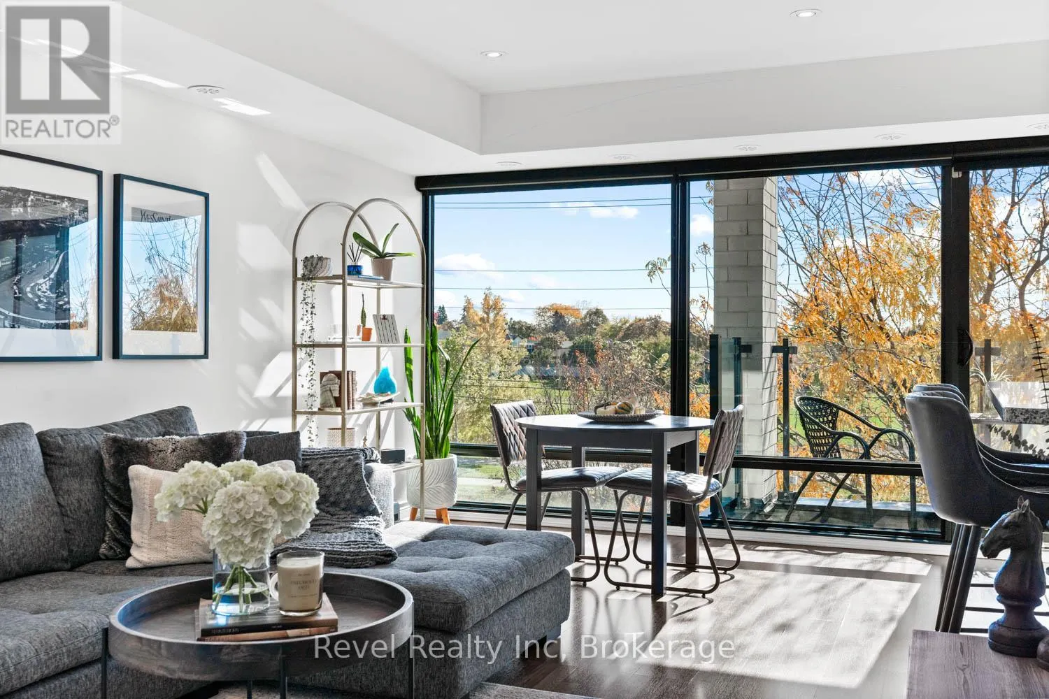 702 - 138 WIDDICOMBE HILL BOULEVARD, #702