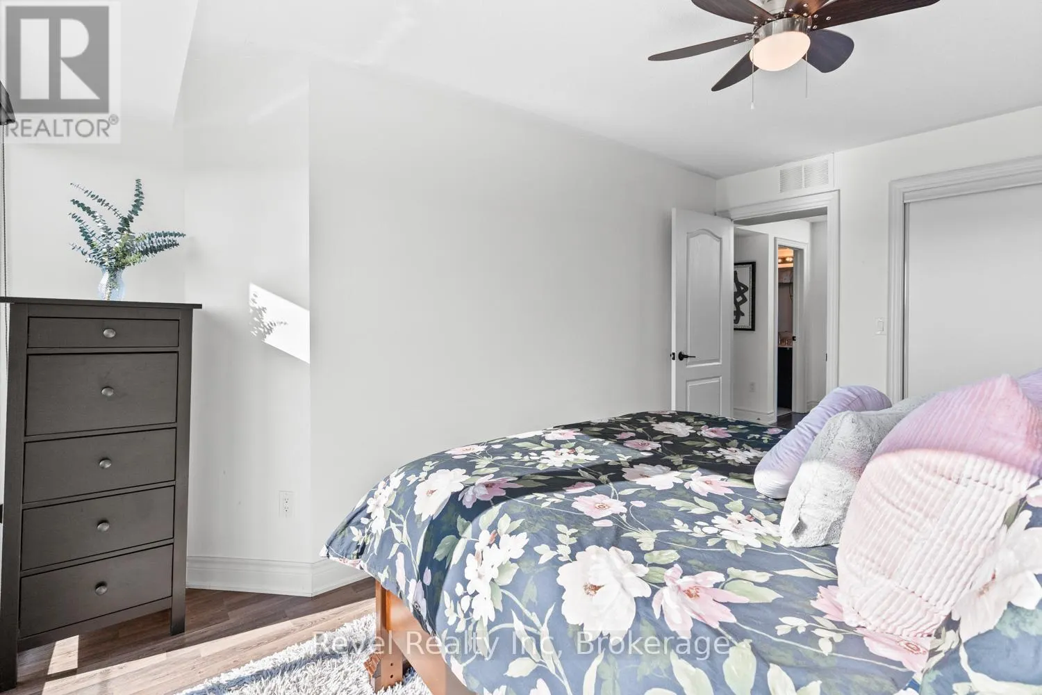 702 - 138 WIDDICOMBE HILL BOULEVARD, #702