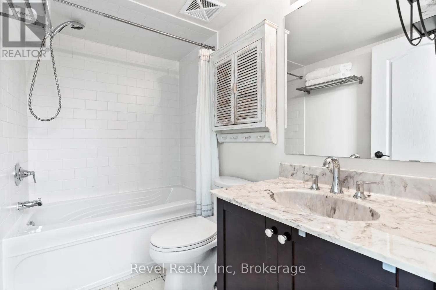 702 - 138 WIDDICOMBE HILL BOULEVARD, #702