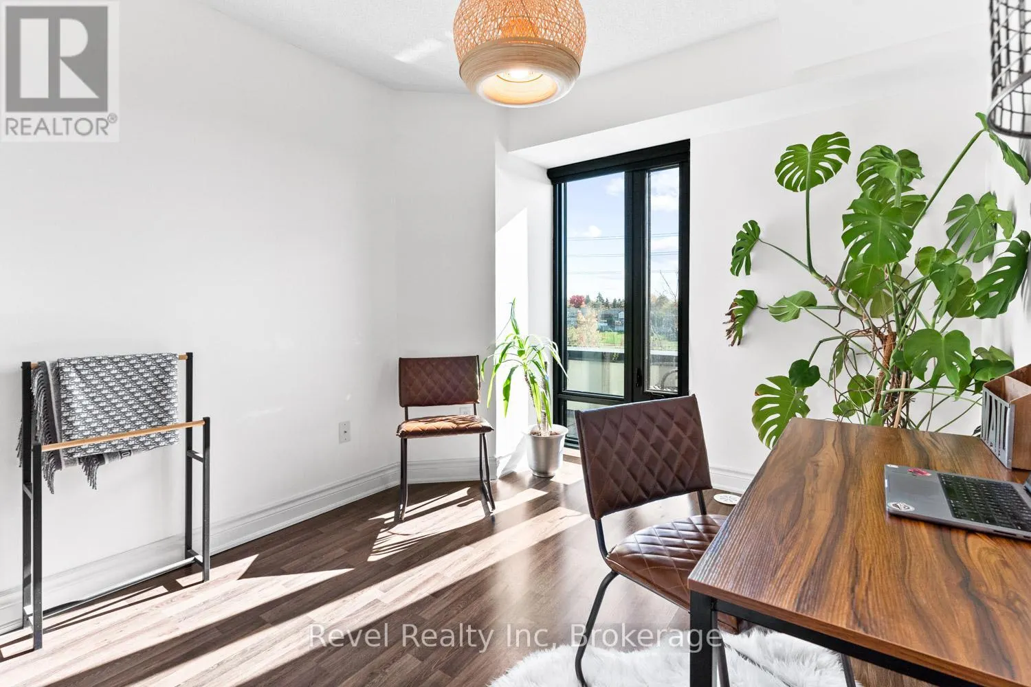 702 - 138 WIDDICOMBE HILL BOULEVARD, #702