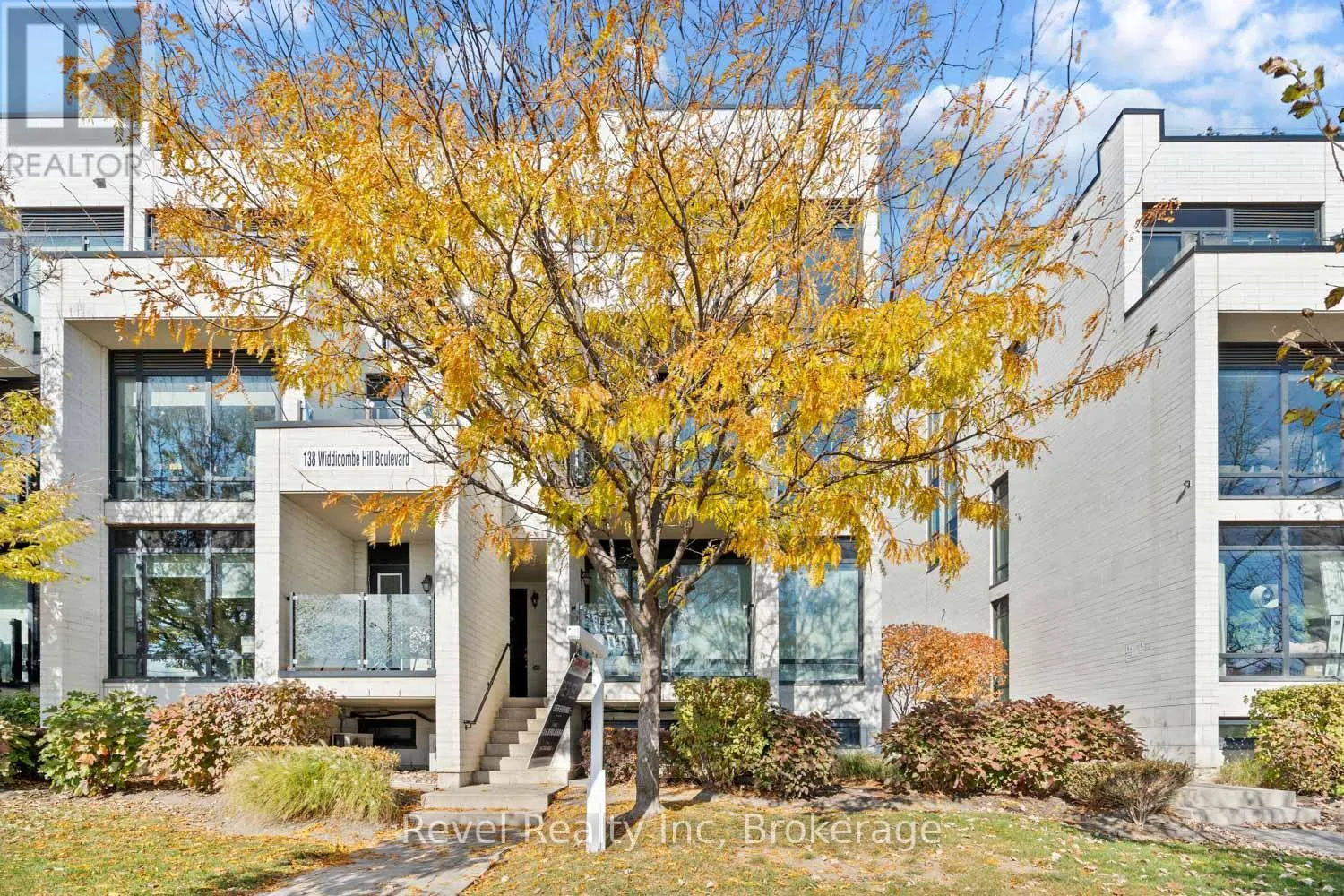 702 - 138 WIDDICOMBE HILL BOULEVARD, #702