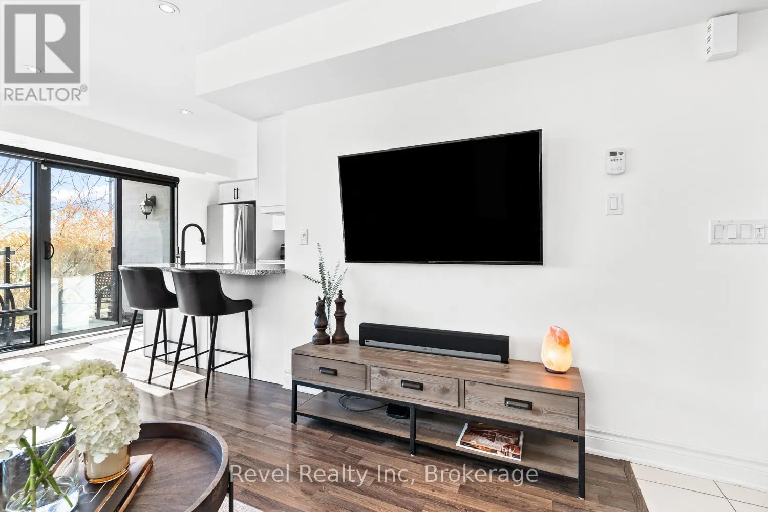 702 - 138 WIDDICOMBE HILL BOULEVARD, #702