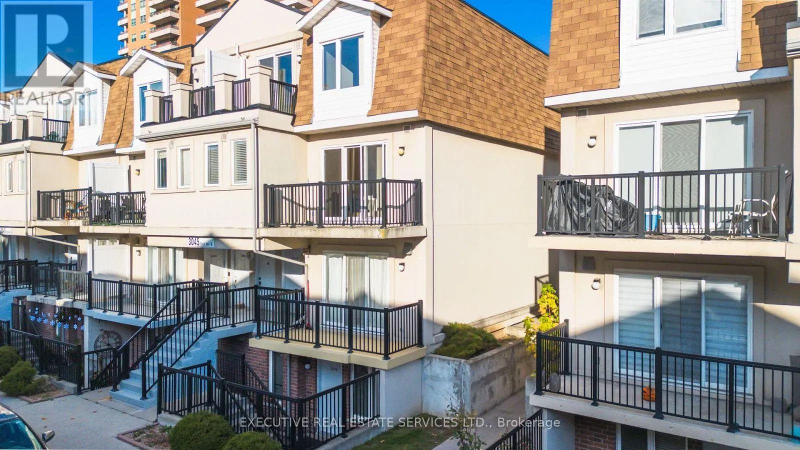 2101 - 3045 FINCH AVENUE W