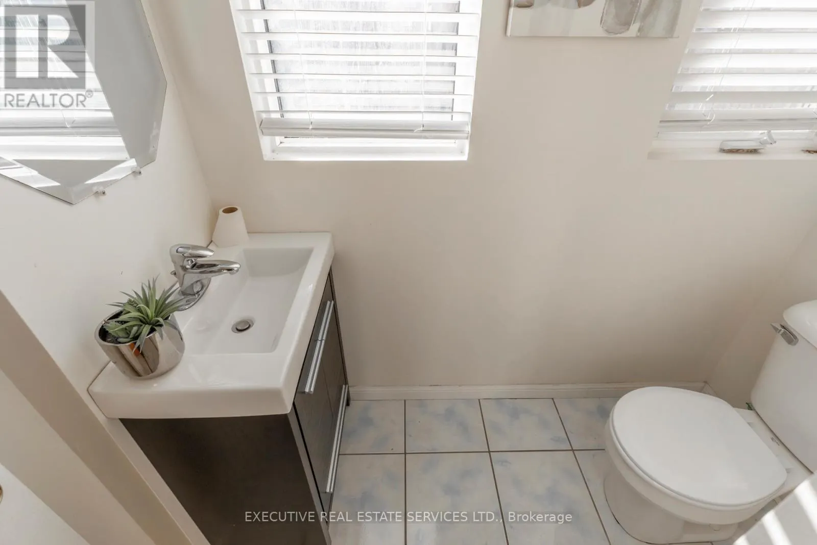 2101 - 3045 FINCH AVENUE W