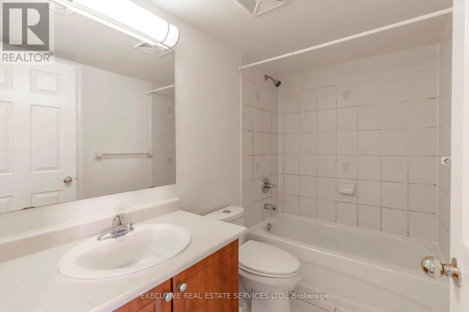 2101 - 3045 FINCH AVENUE W