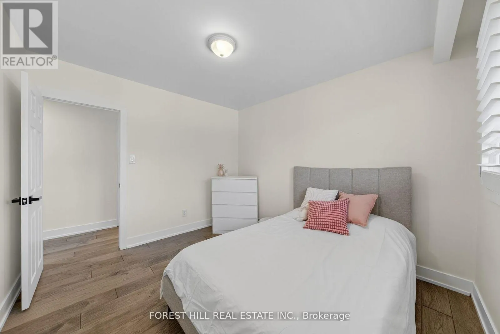 37 CHERRY POST CRESCENT