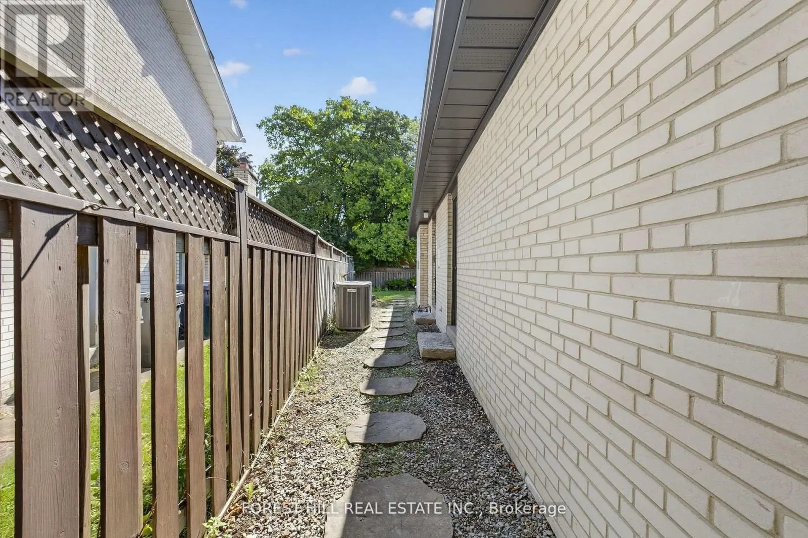 37 CHERRY POST CRESCENT