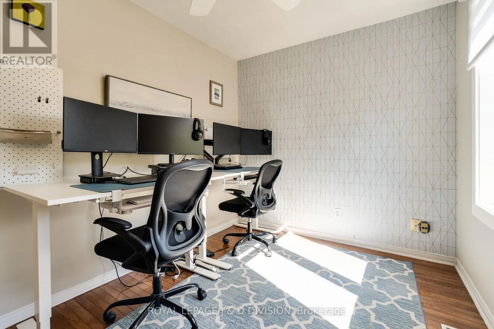 2448 CAPILANO CRESCENT