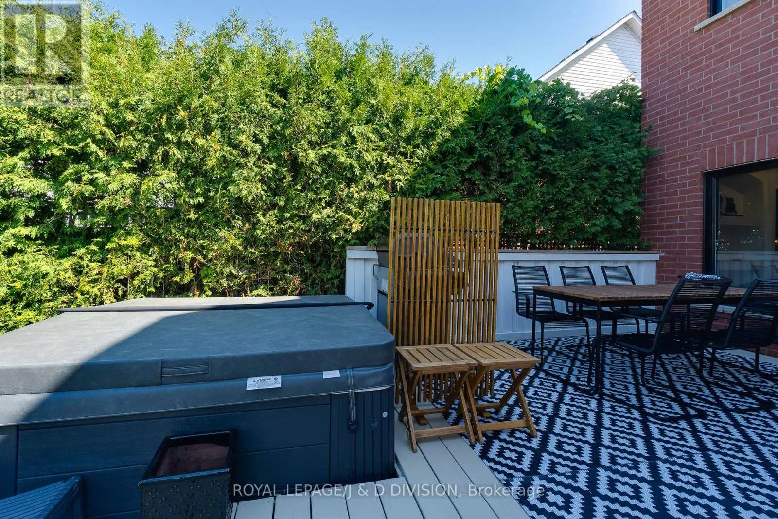 2448 CAPILANO CRESCENT