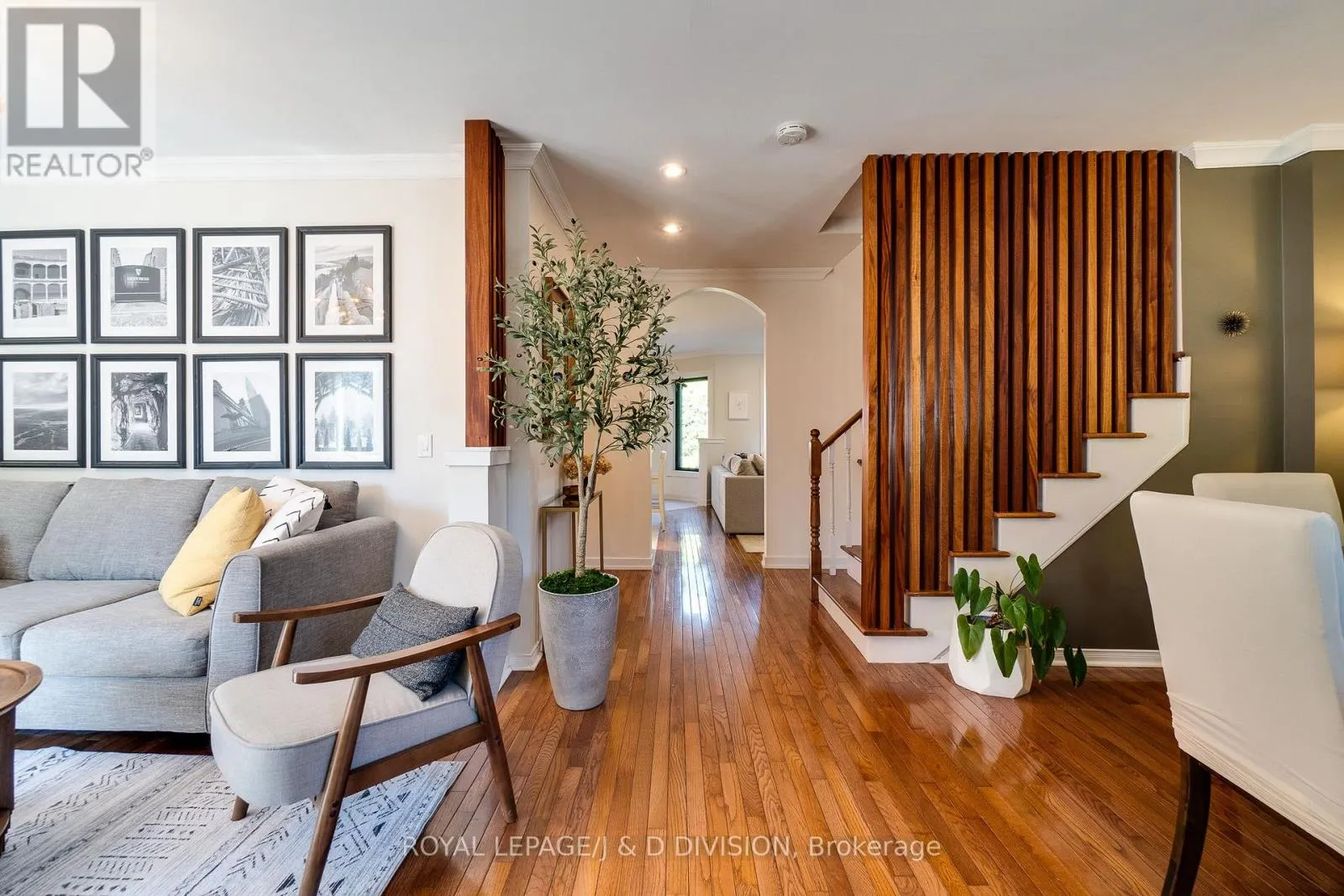 2448 CAPILANO CRESCENT