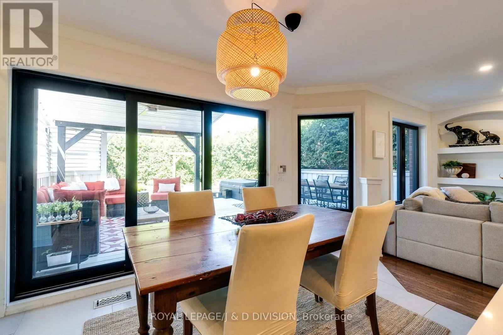 2448 CAPILANO CRESCENT