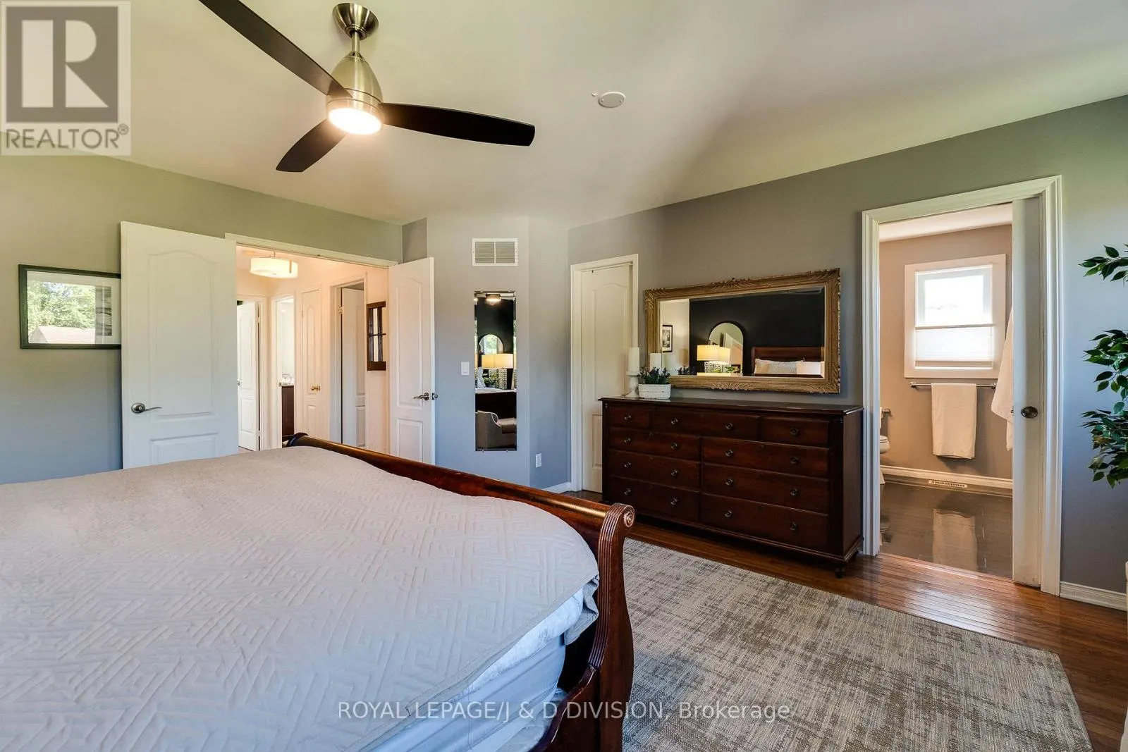 2448 CAPILANO CRESCENT