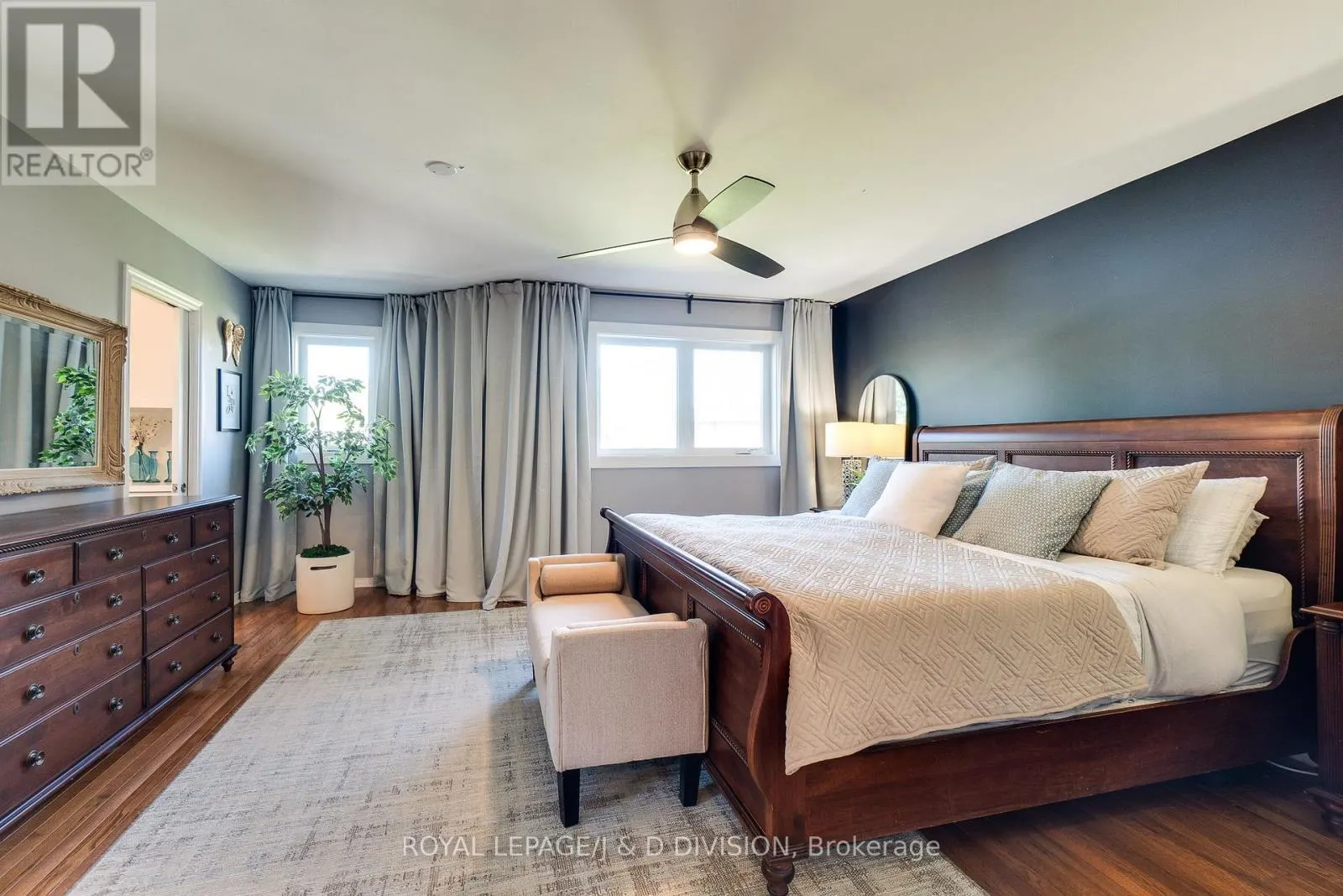 2448 CAPILANO CRESCENT