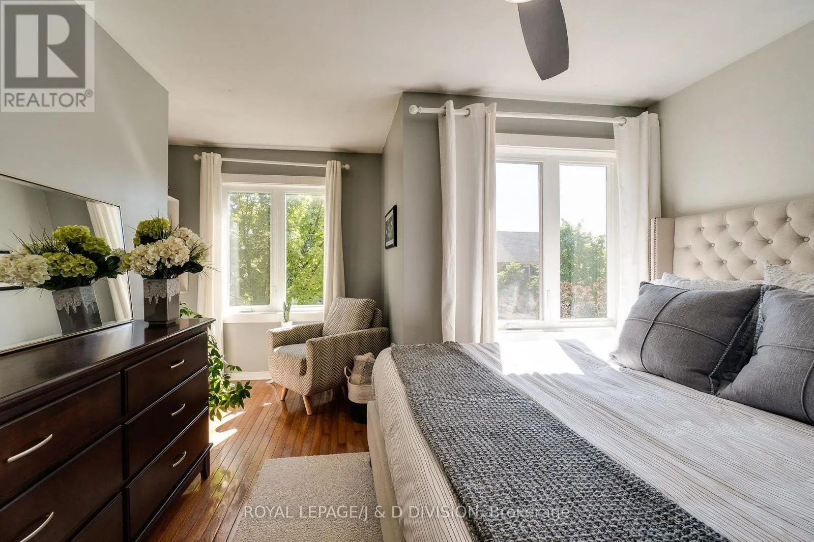 2448 CAPILANO CRESCENT