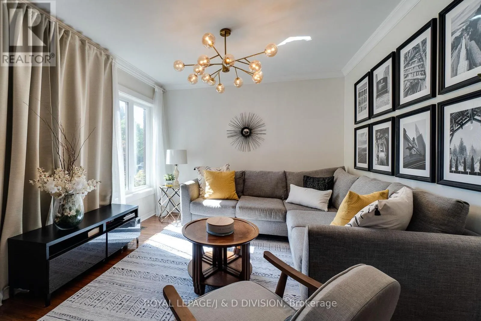 2448 CAPILANO CRESCENT