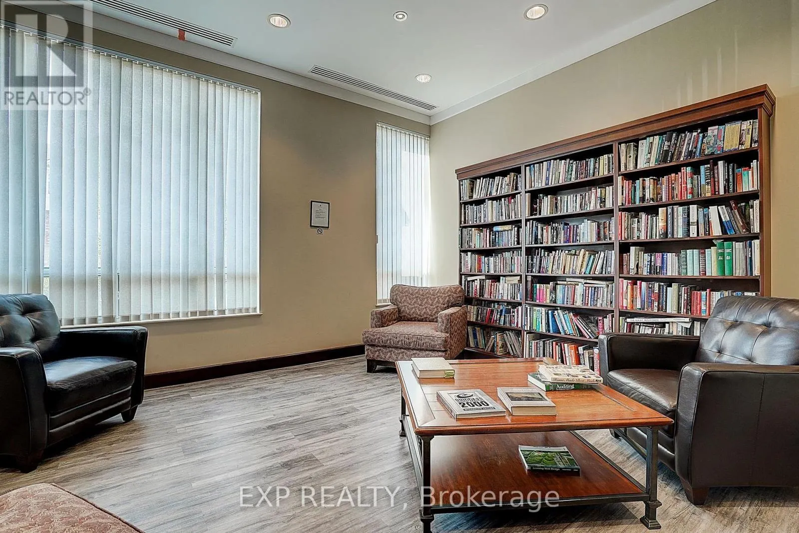 1111 - 1359 RATHBURN ROAD E