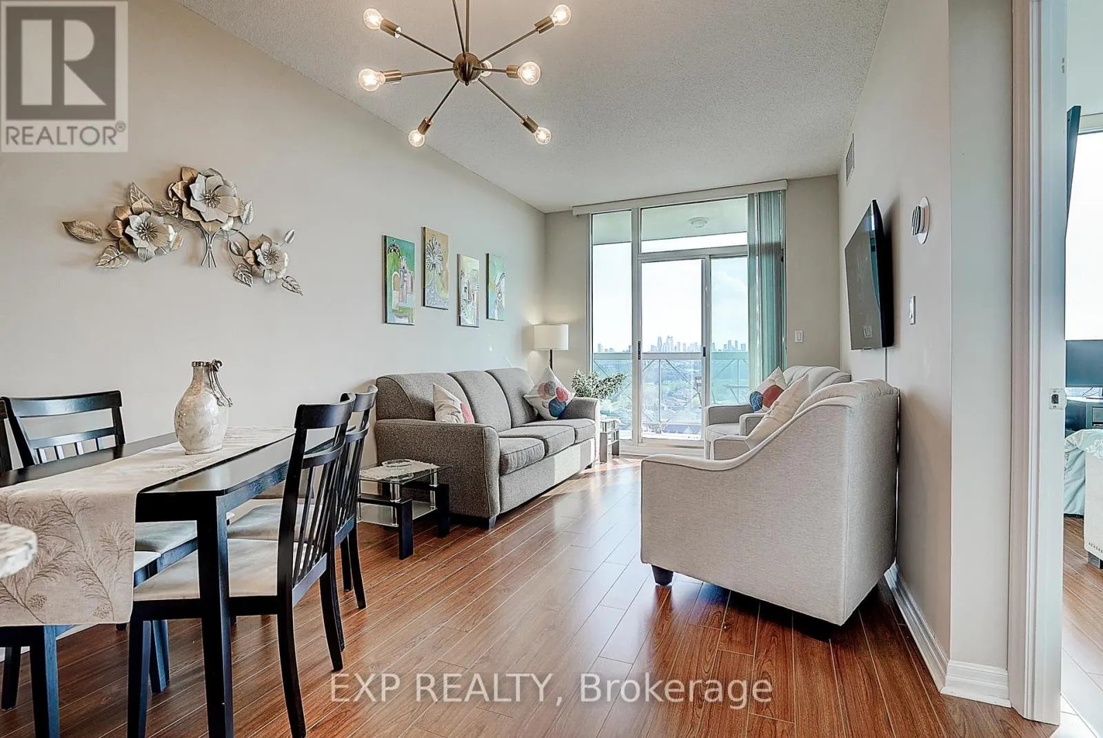 1111 - 1359 RATHBURN ROAD E