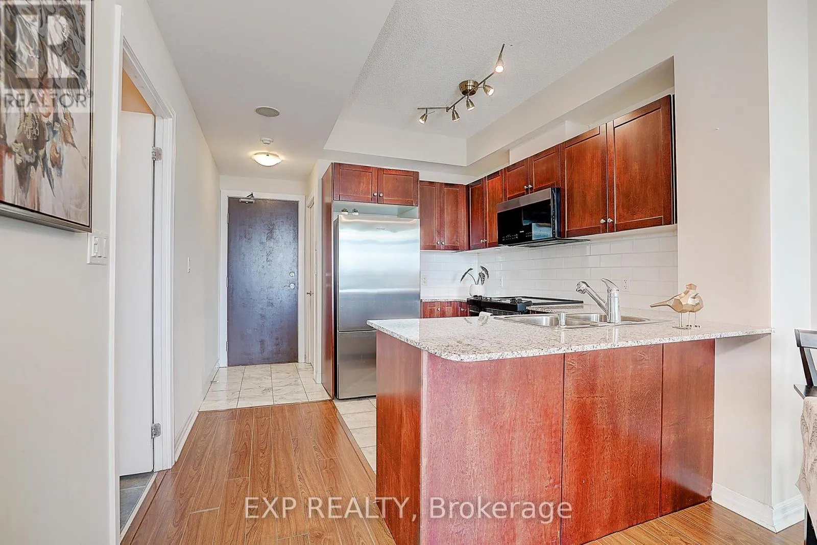 1111 - 1359 RATHBURN ROAD E