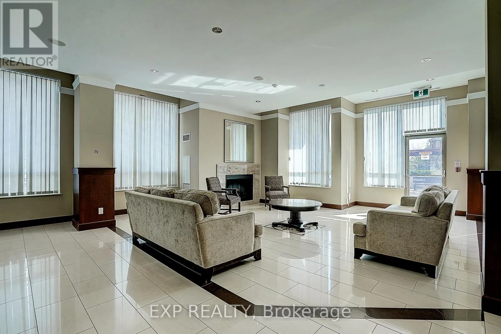 1111 - 1359 RATHBURN ROAD E