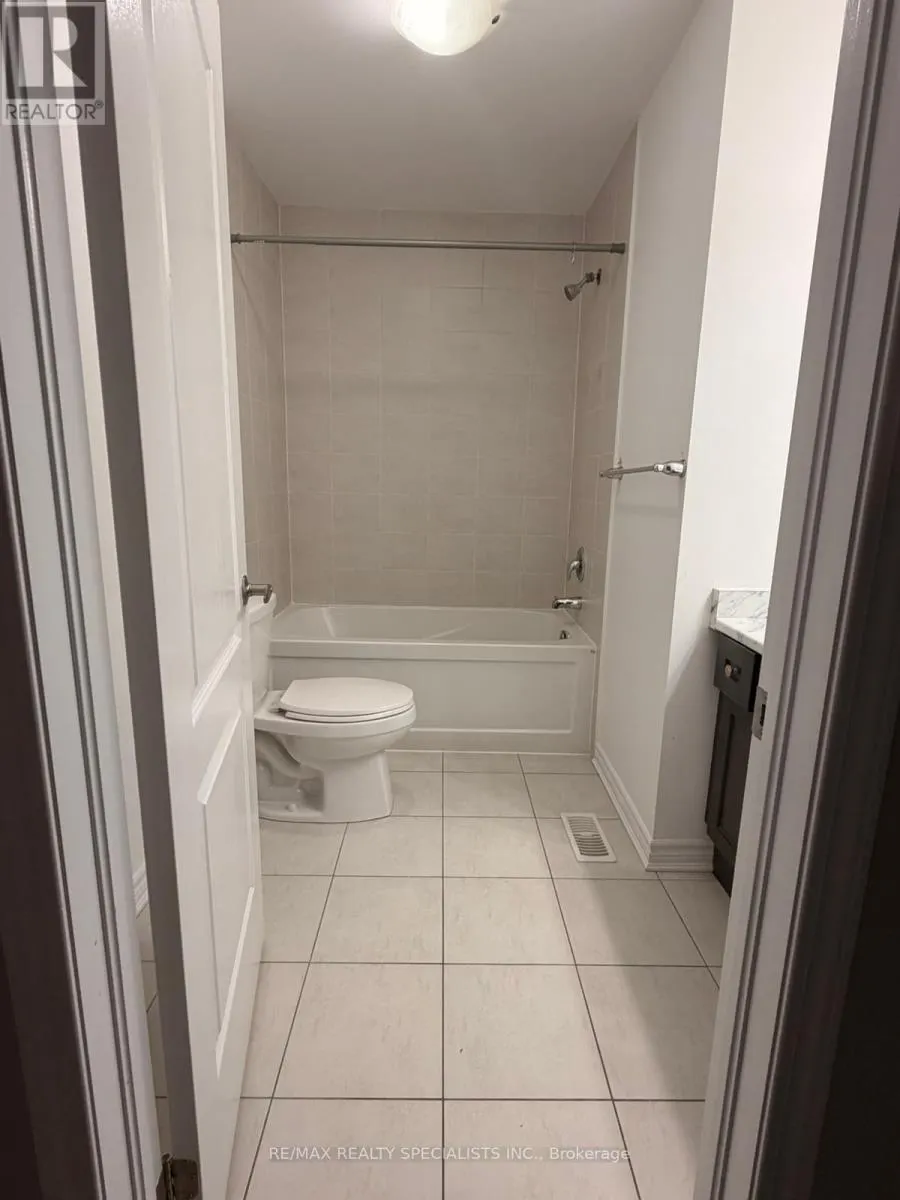 98 BENHURST CRESCENT